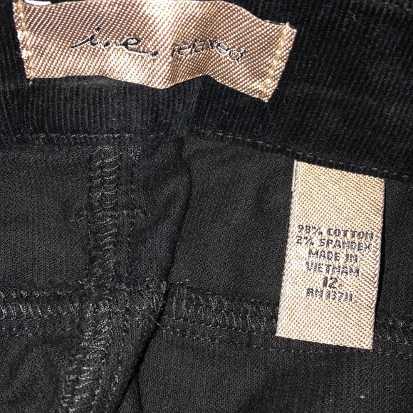 i.e women’s short skirt - Picture 4 of 4